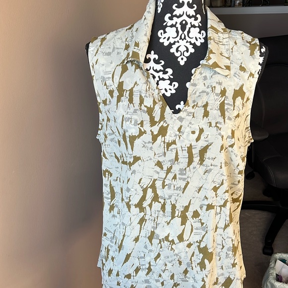 Cabi Flurry Top (style 4356) - Picture 4 of 13